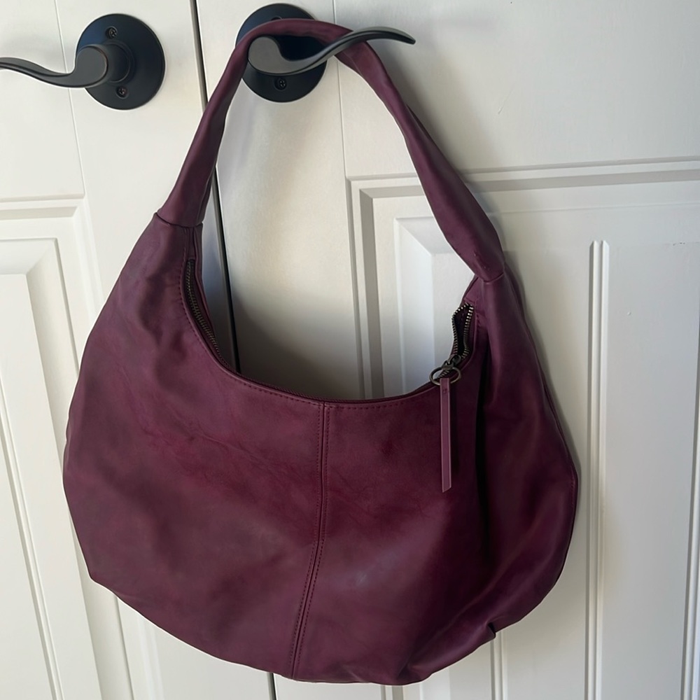 Like new Universal Thread purse. Burgundy/maroon color. Very soft fabric.